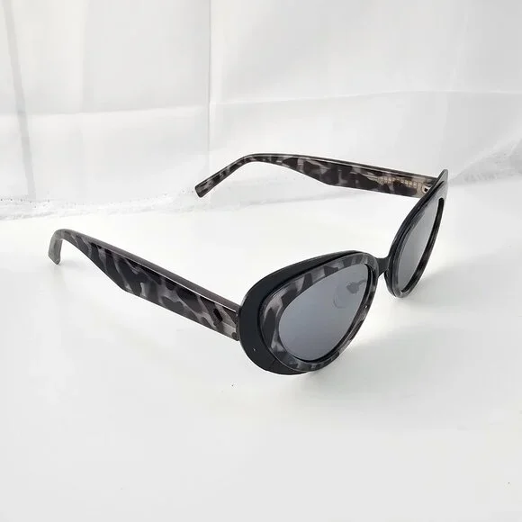 Kendall + Kylie Women's Claire Cat-Eye Sunglasses Tortoise Black - Picture 7 of 7